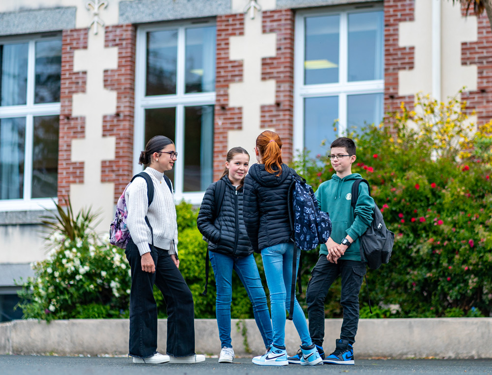 institution-scolaire-notre-dame-guingamp-college-cour